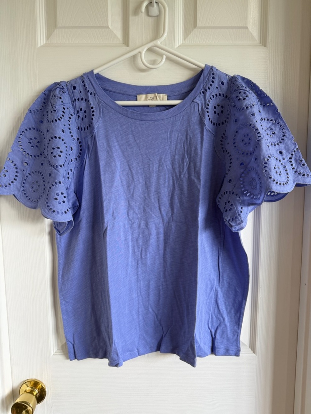 NWT LOFT Lavender Eyelet Puff Sleeve Tee